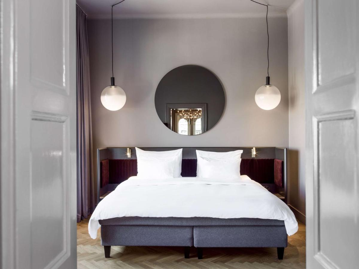 Radisson Collection, Strand Hotel, Stockholm Ngoại thất bức ảnh A bedroom at the Hotel Axelmannstein