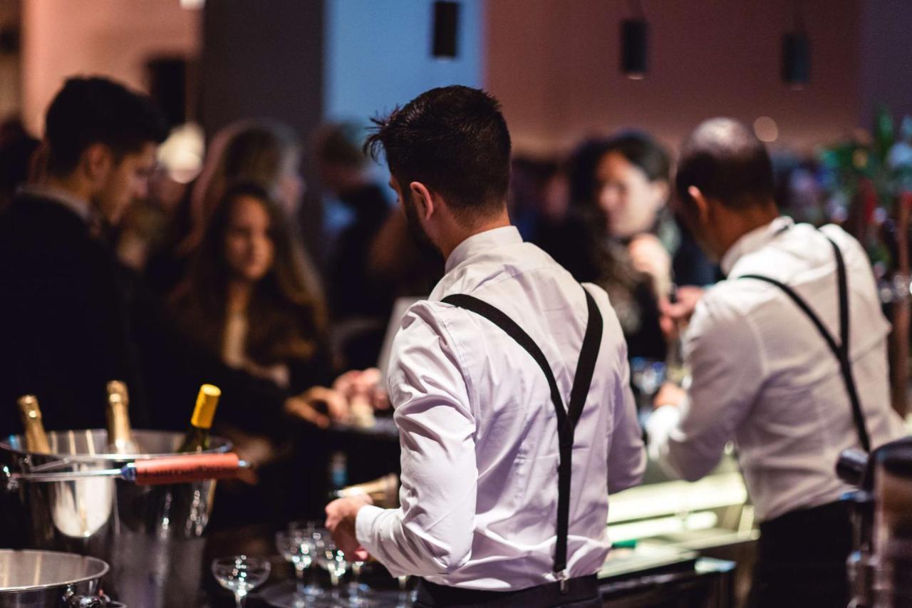 Radisson Collection, Strand Hotel, Stockholm Ngoại thất bức ảnh Bartenders at work